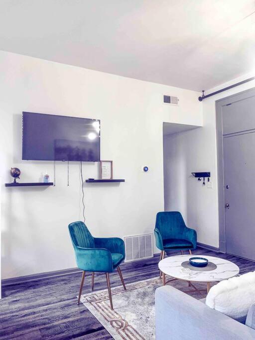 2Br Unit W/ Cinema Room In Nulu Louisville Luaran gambar