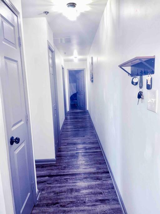 2Br Unit W/ Cinema Room In Nulu Louisville Luaran gambar