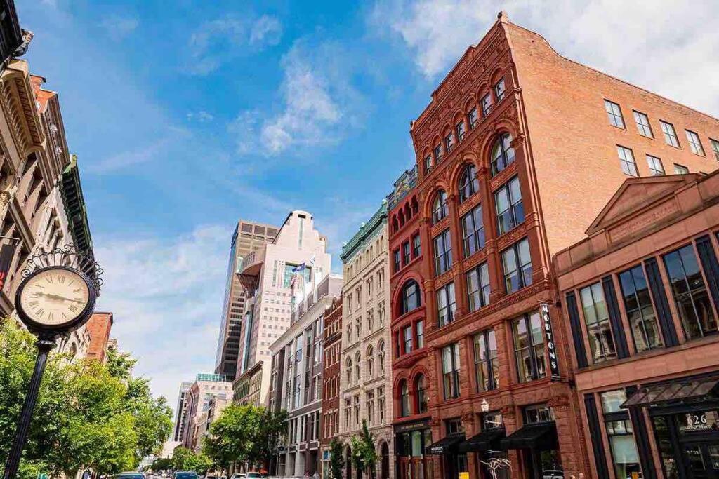 2Br Unit W/ Cinema Room In Nulu Louisville Luaran gambar