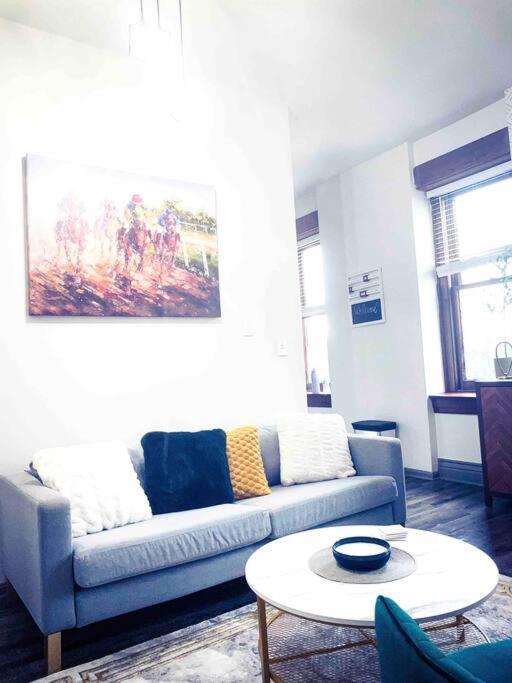 2Br Unit W/ Cinema Room In Nulu Louisville Luaran gambar